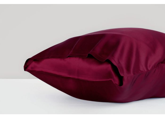 Silk Pillowcase - Bold Red
