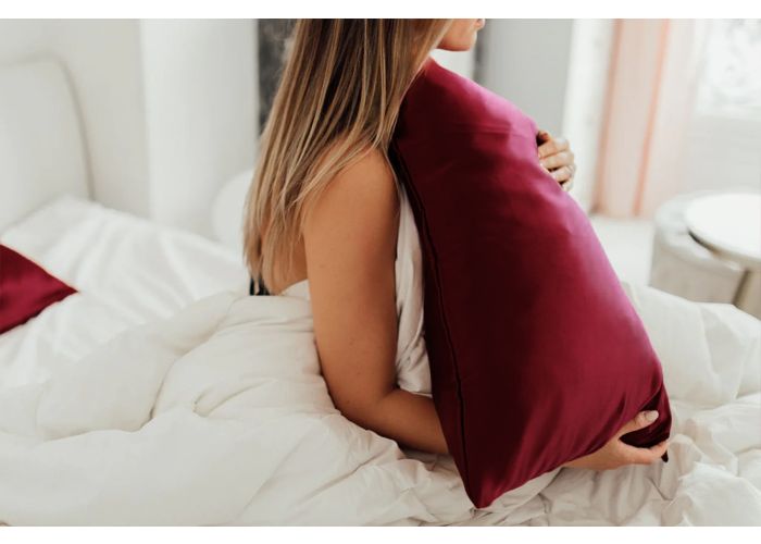 Silk Pillowcase - Bold Red
